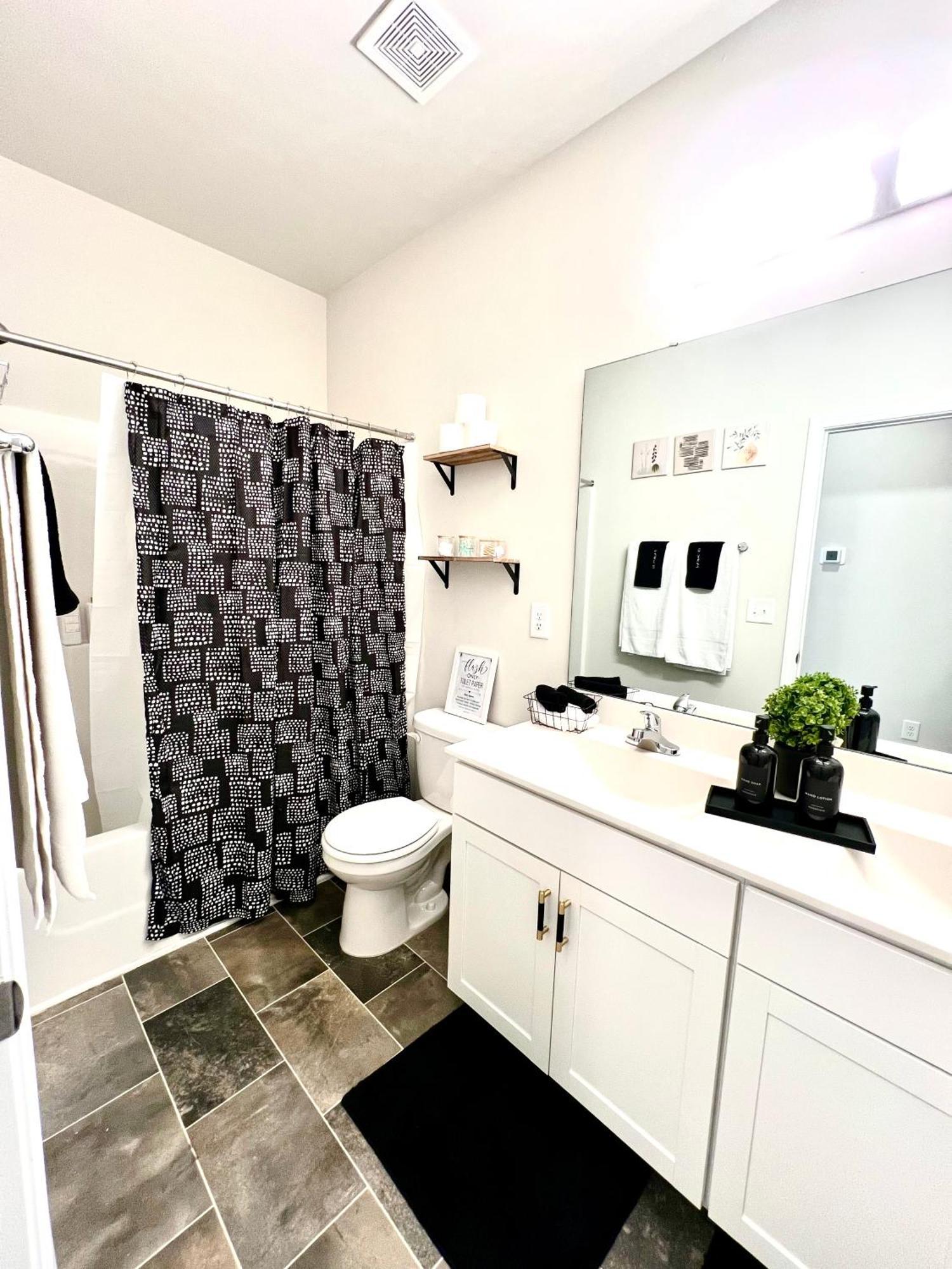 Villa Raleigh Luxe Family Retreat- 15 Min To Downtown, Kids Gear, Fast Wifi For Wfh, Ev & Pet Friendly Esterno foto