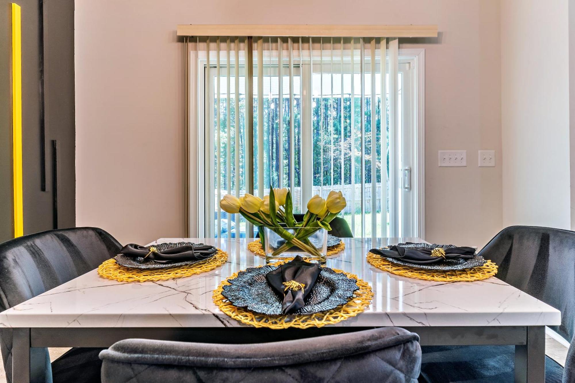 Villa Raleigh Luxe Family Retreat- 15 Min To Downtown, Kids Gear, Fast Wifi For Wfh, Ev & Pet Friendly Esterno foto